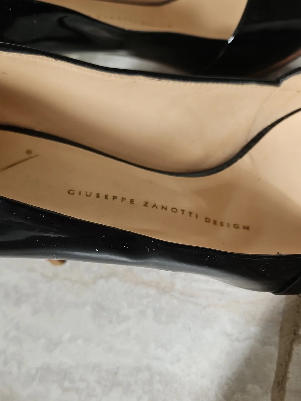 Vintage Giuseppe Zanotti Black Patent Leather Kitten Heel Pumps EU 36​